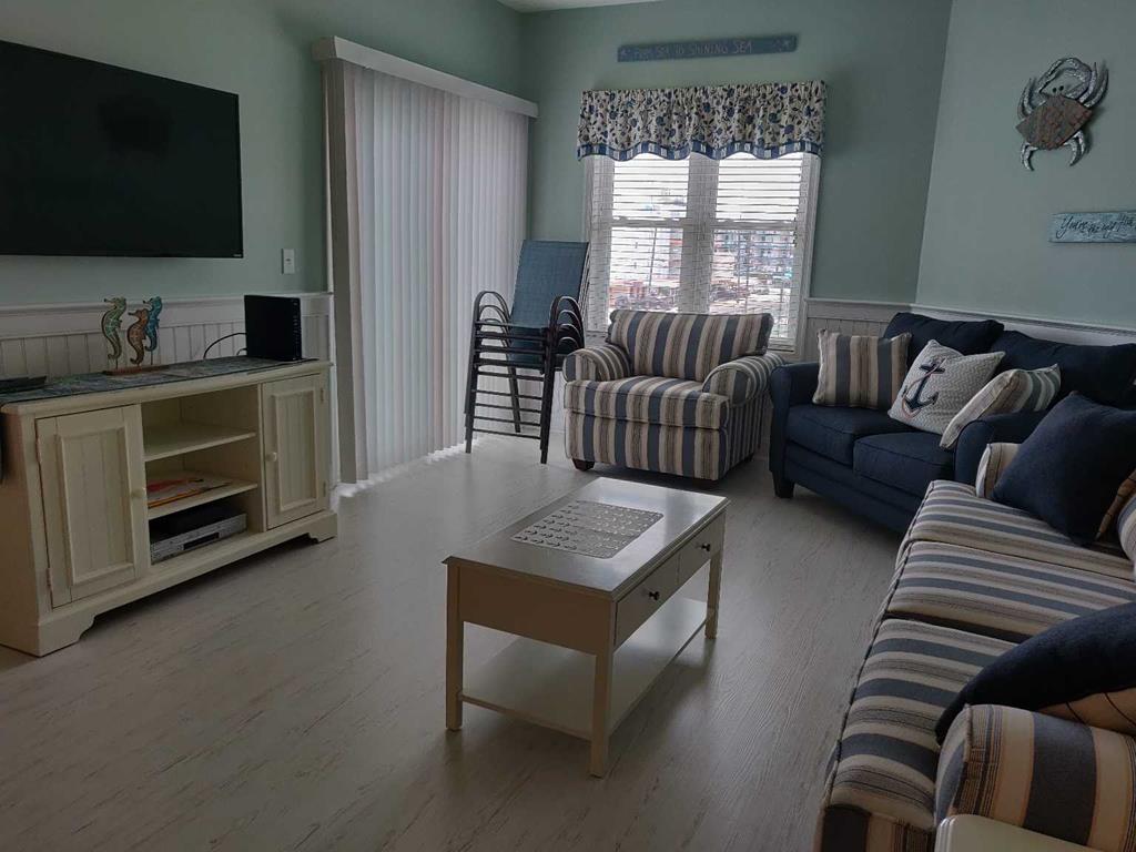 6210 OCEAN AVENUE HIALEAH CONDOS 207 WILDWOOD CREST SUMMER VACATION RENTALS with POOLS at